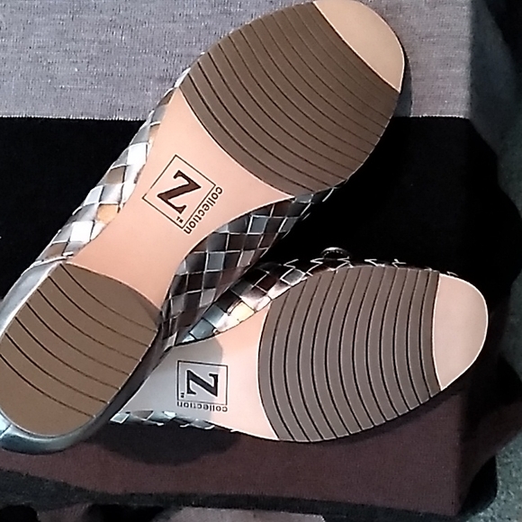 Multi color shoes - Picture 2 of 3